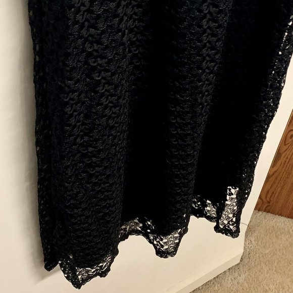 Elizabeth & Nicole Overlay Skirt | Size: L | Black - Picture 3 of 3